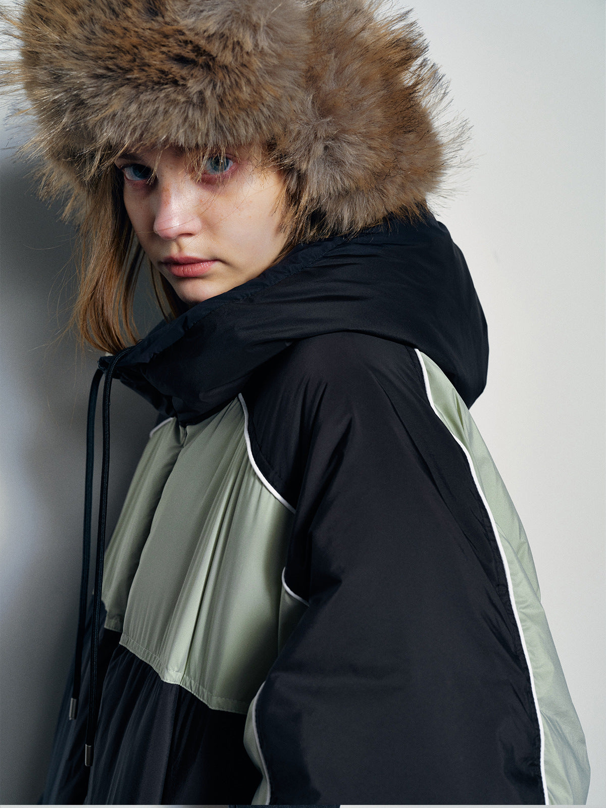 Retro Sports Contrast Duck Down Jacket