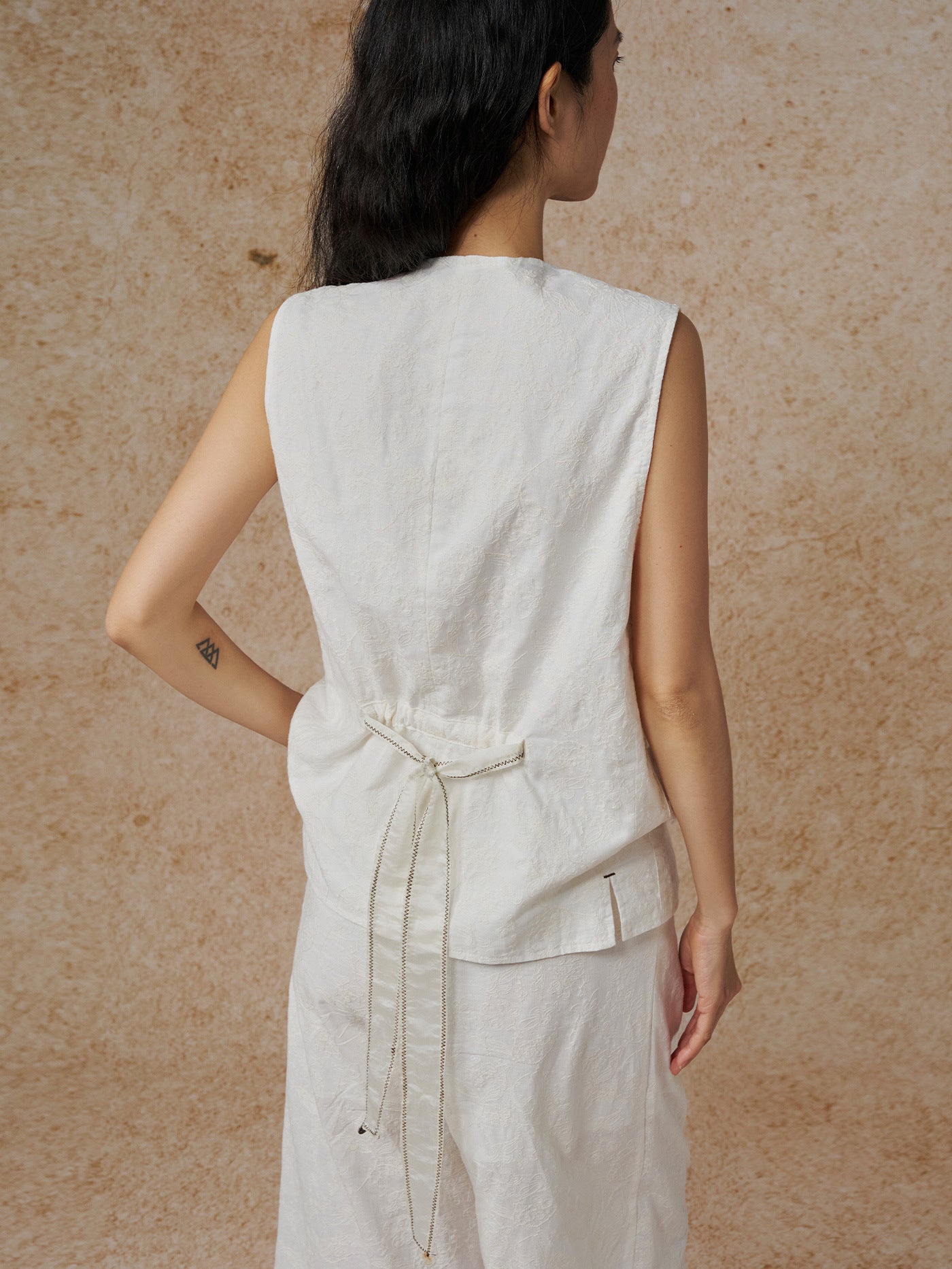 Textured V-neck Sleeveless Vest