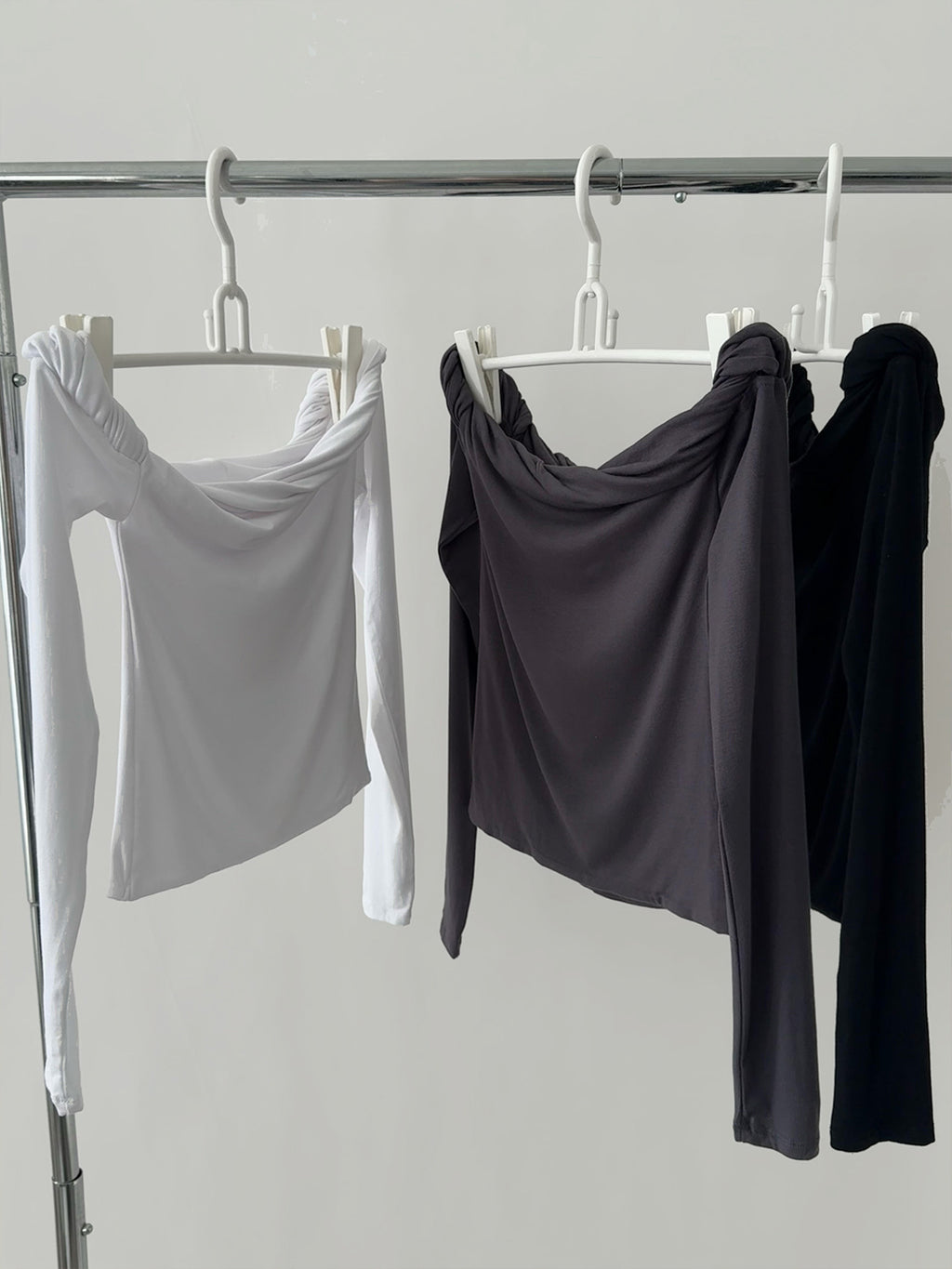 Twisted Off-shoulder Long Sleeves Shirt