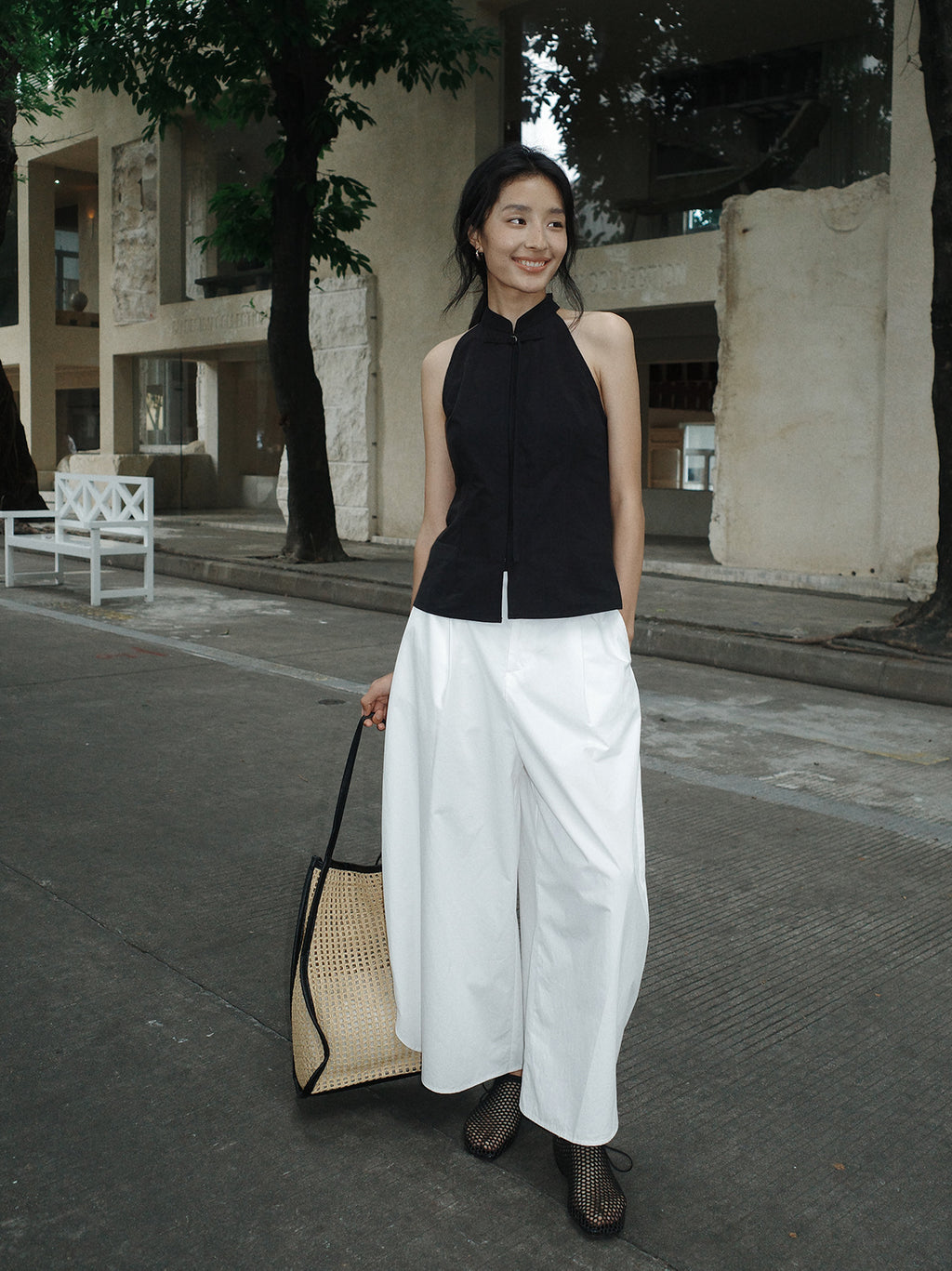 Minimalist Curved Pleated Lightweight Breathable Wide-leg Pants
