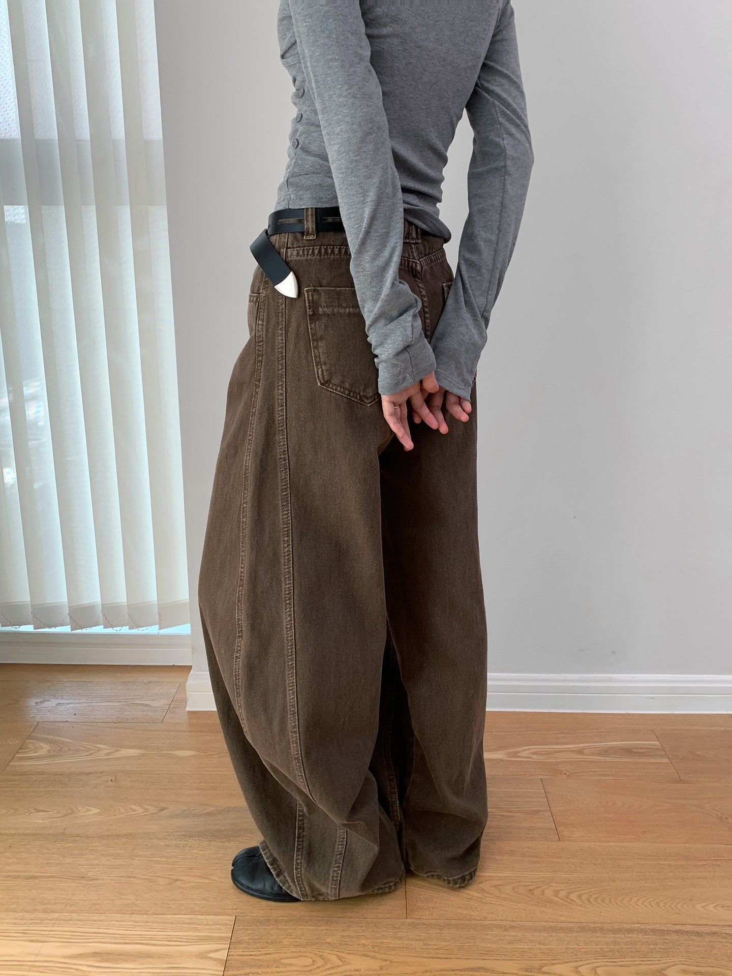 Solid Color High-Waisted Curved Seam Wide Leg Jeans