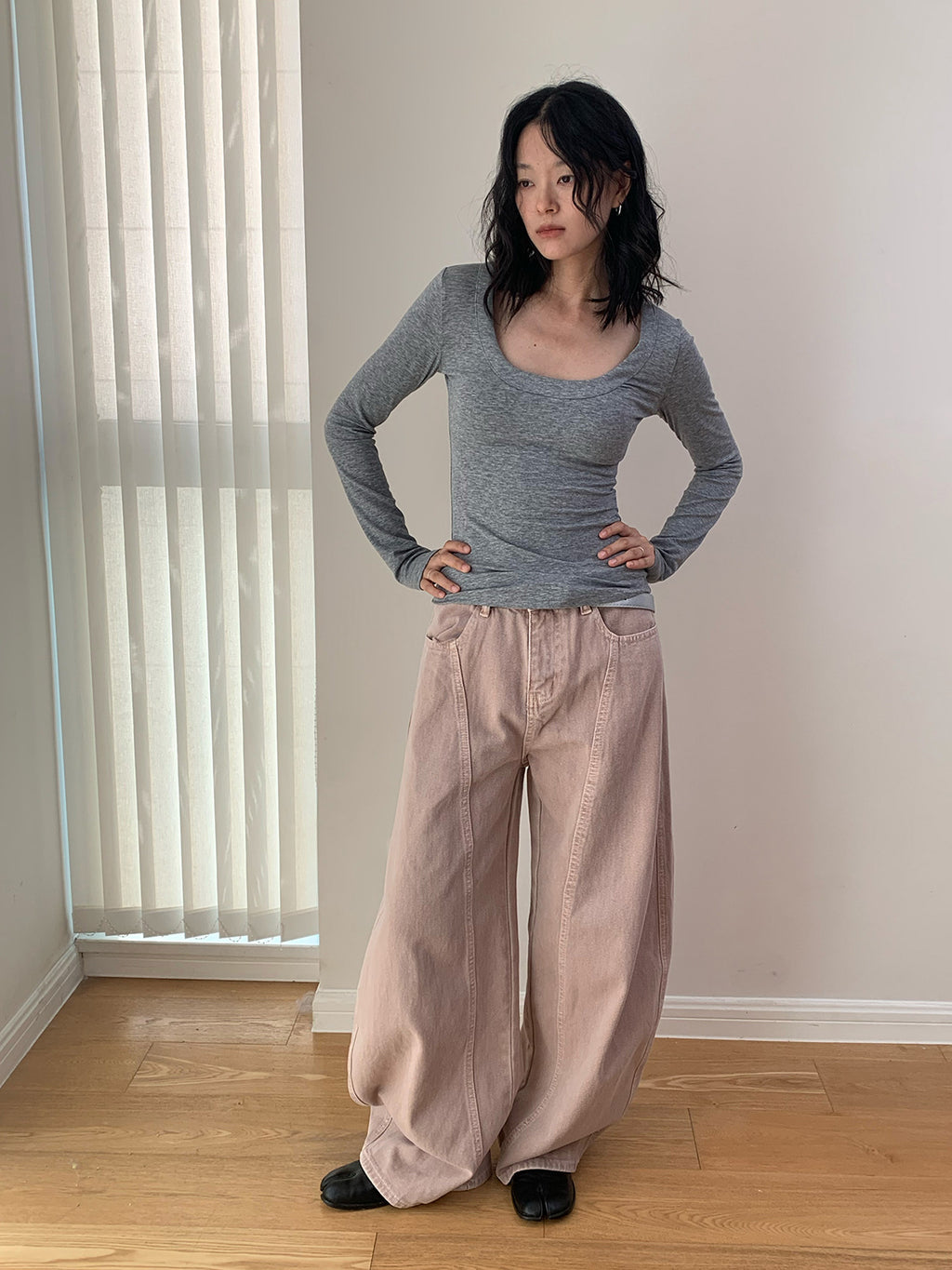 Solid Color High-Waisted Curved Seam Wide Leg Jeans