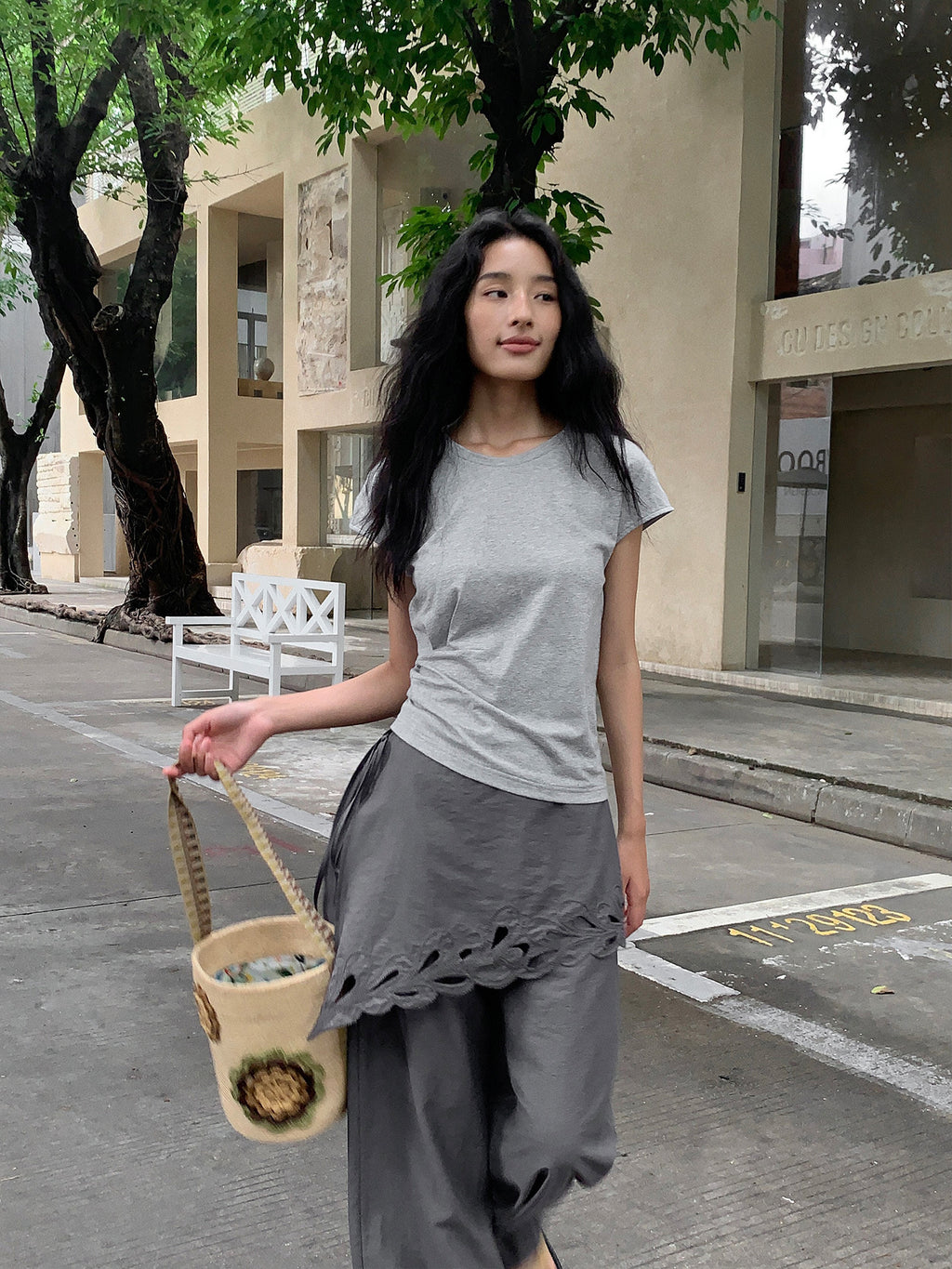 Minimalist Side Pleats Basic T-Shirt