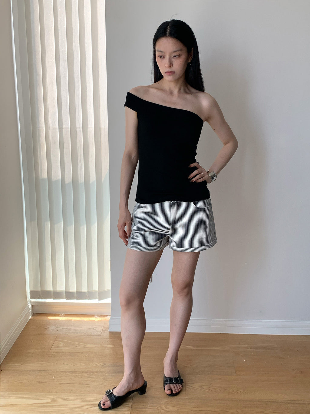 Cross-shoulder One Shoulder Shirt