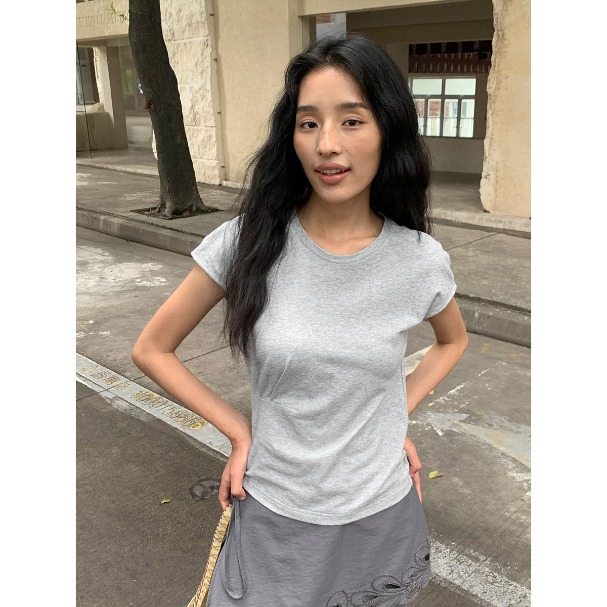 Minimalist Side Pleats Basic T-Shirt