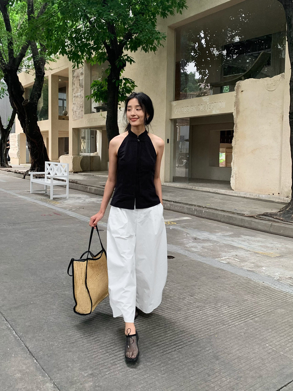 Minimalist Curved Pleated Lightweight Breathable Wide-leg Pants