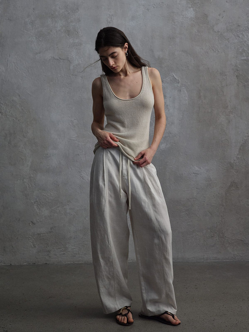 U-neck Open Back Yarn Thin Strap Tank Top