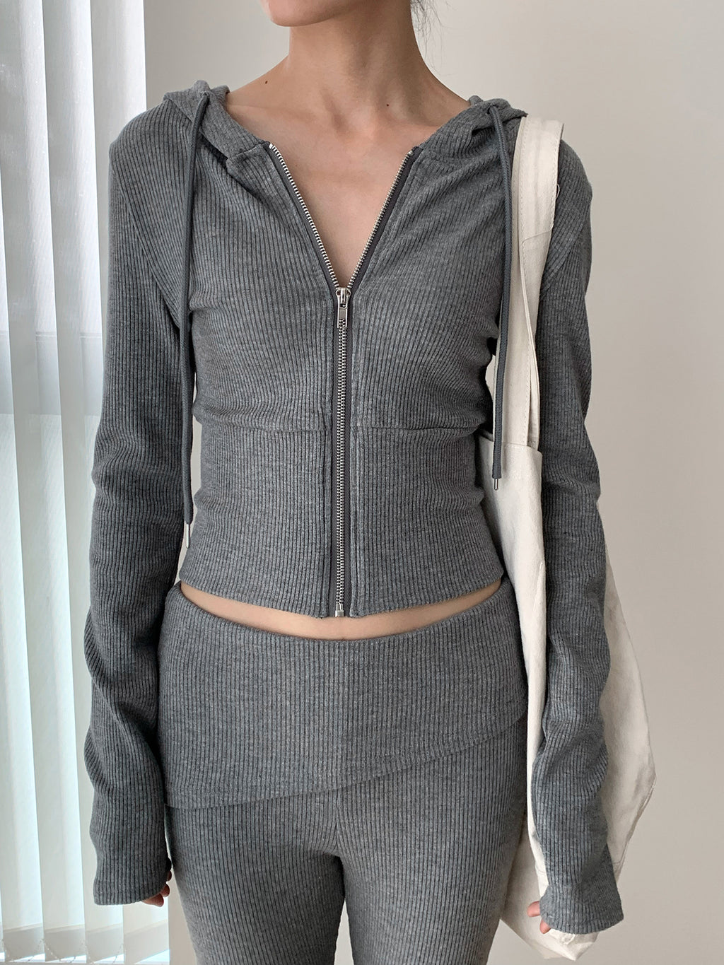 Ribbed Fitted Cropped Zip-Up Hoodie