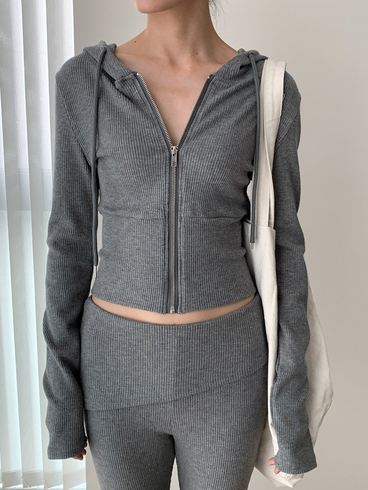 Ribbed Fitted Cropped Zip-Up Hoodie