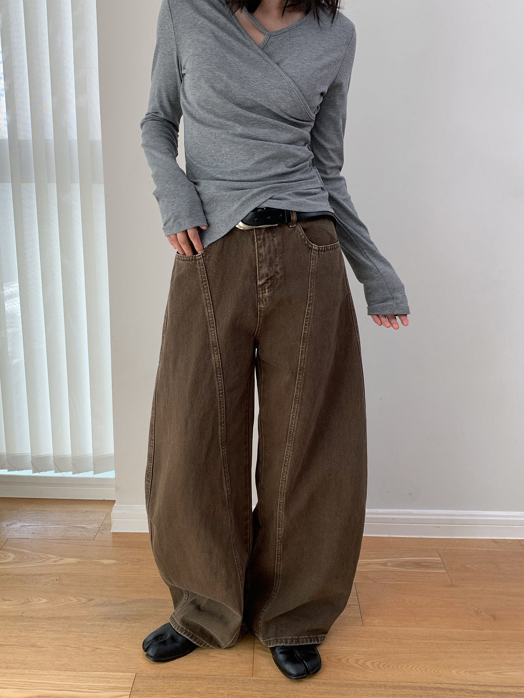 Solid Color High-Waisted Curved Seam Wide Leg Jeans
