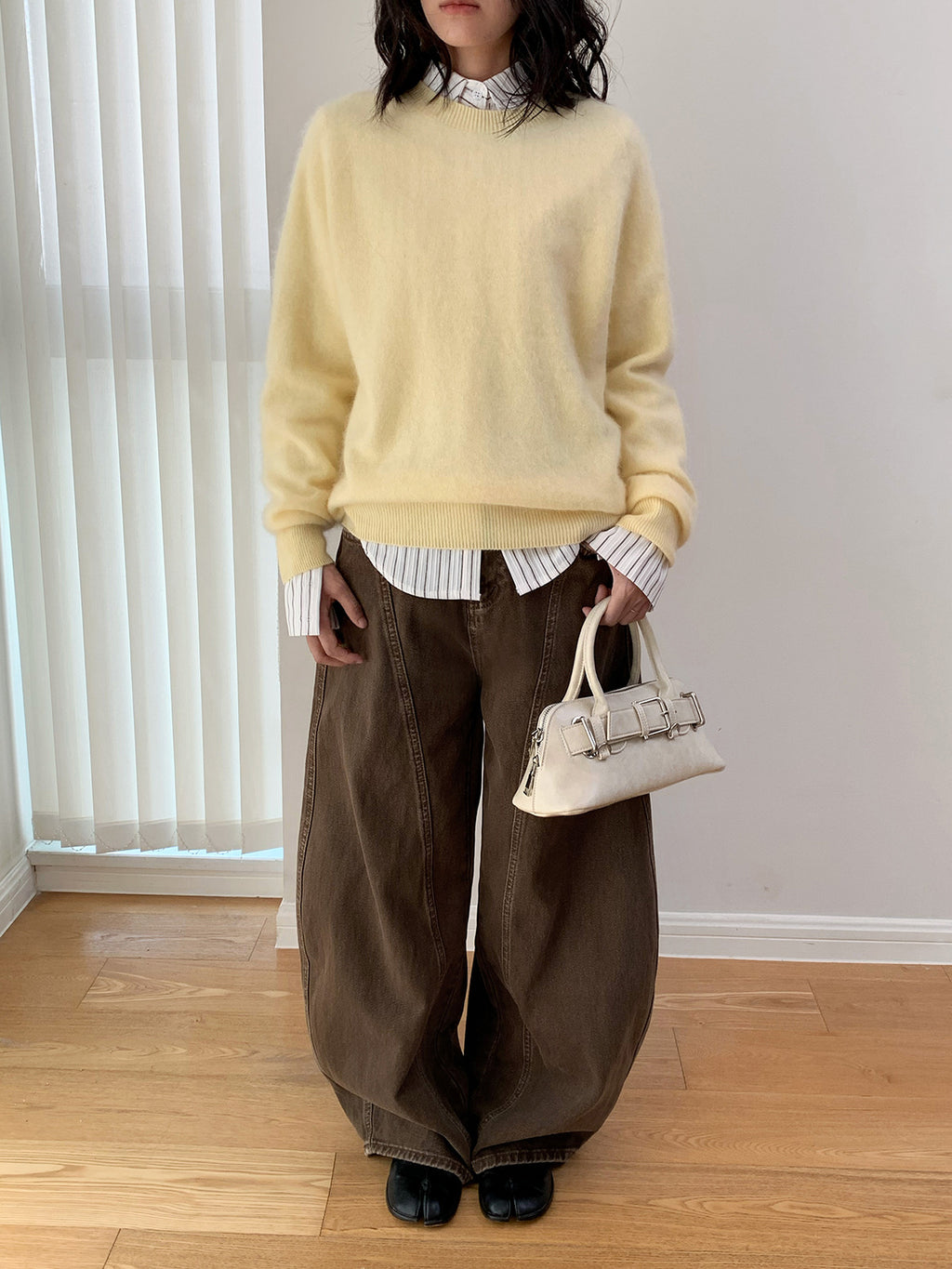 Solid Color High-Waisted Curved Seam Wide Leg Jeans