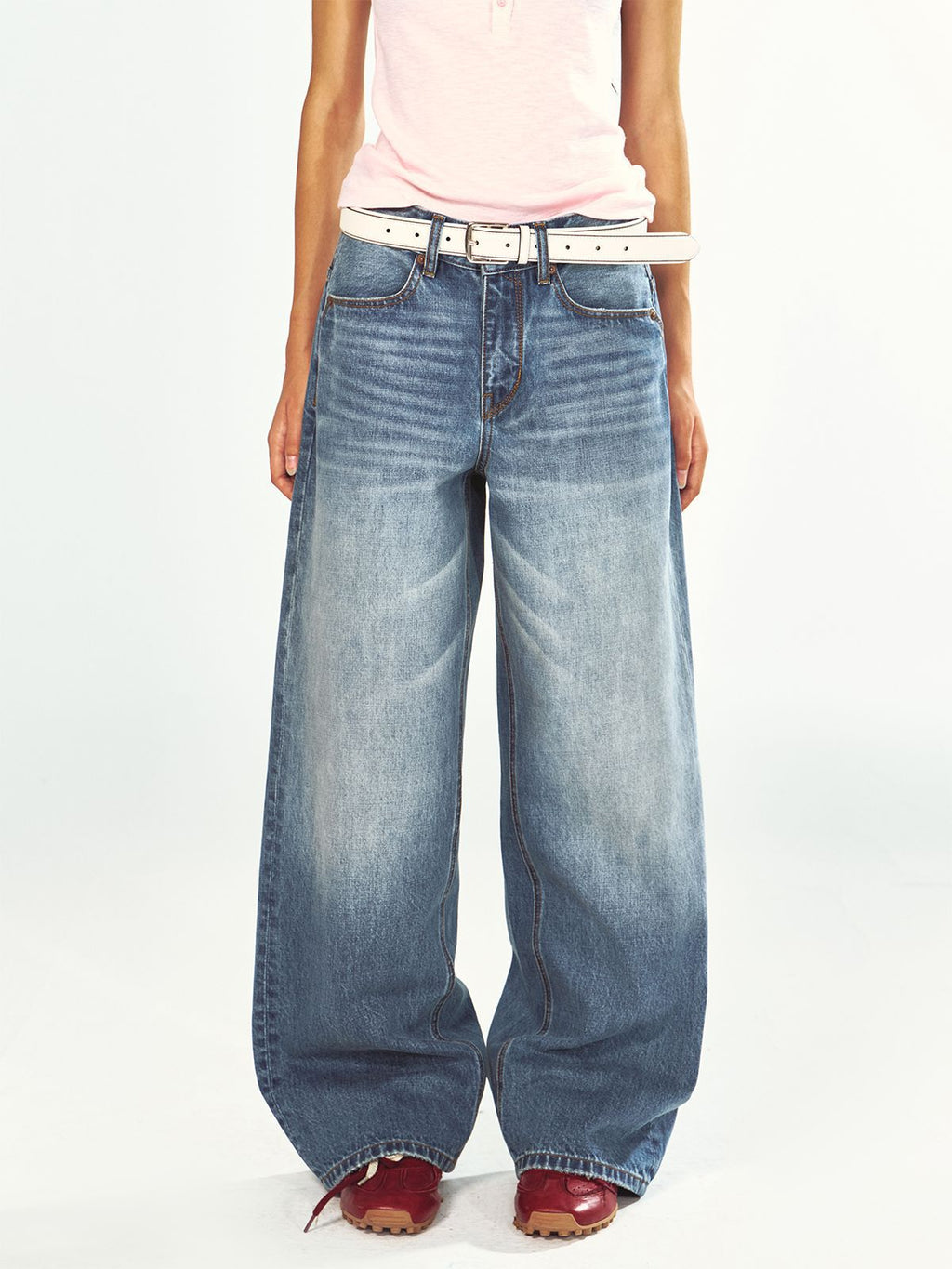 Wide-Leg Baggy Jeans