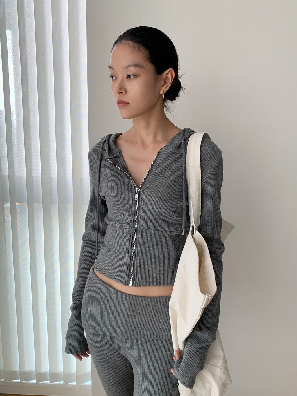 Ribbed Fitted Cropped Zip-Up Hoodie