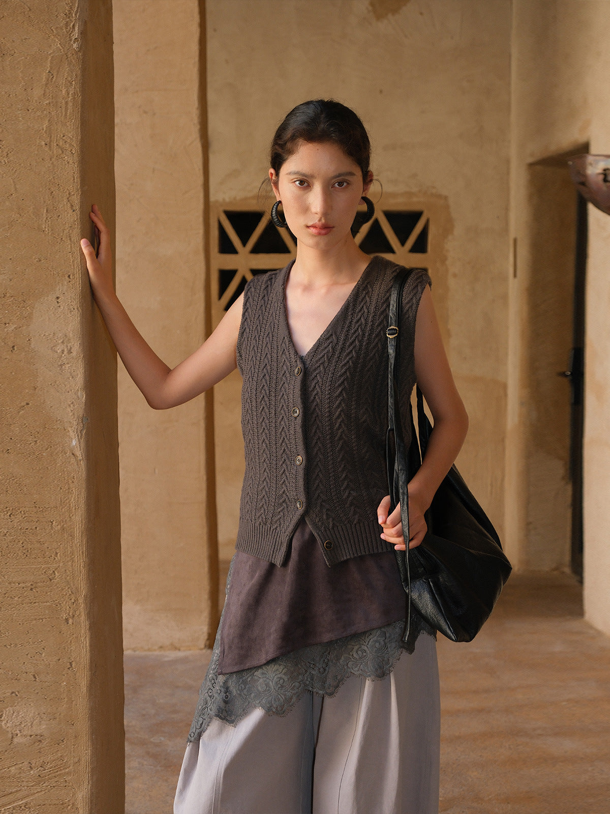 Merard Twisted V-Neck Knit Sleeveless Sweater Vest