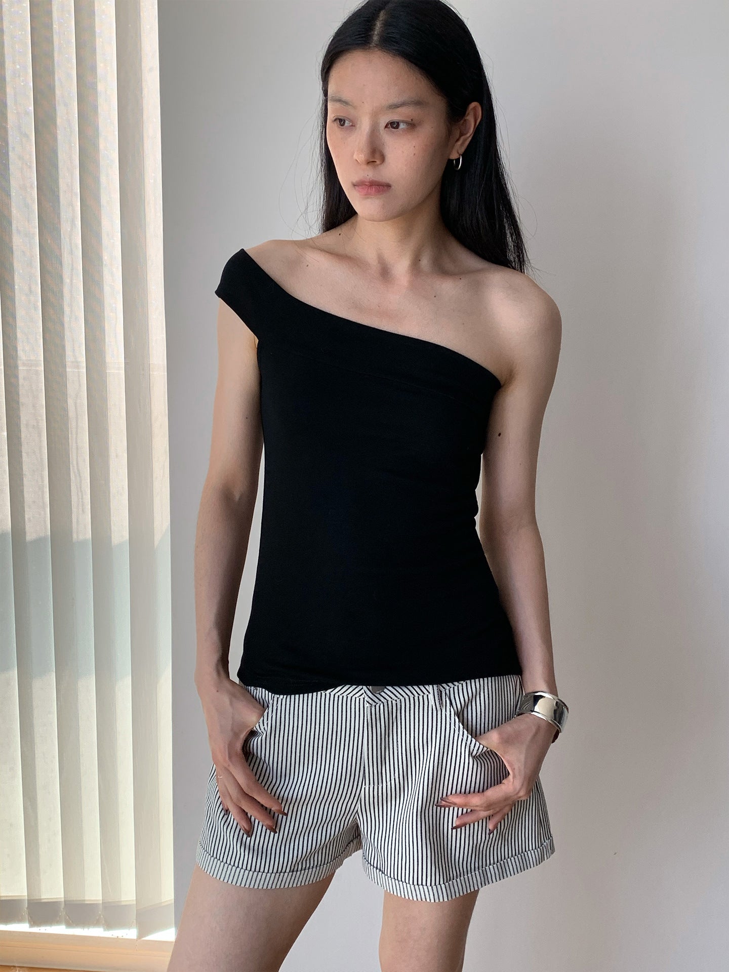 Cross-shoulder One Shoulder Shirt