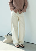 Straight-Leg Versatile Jeans