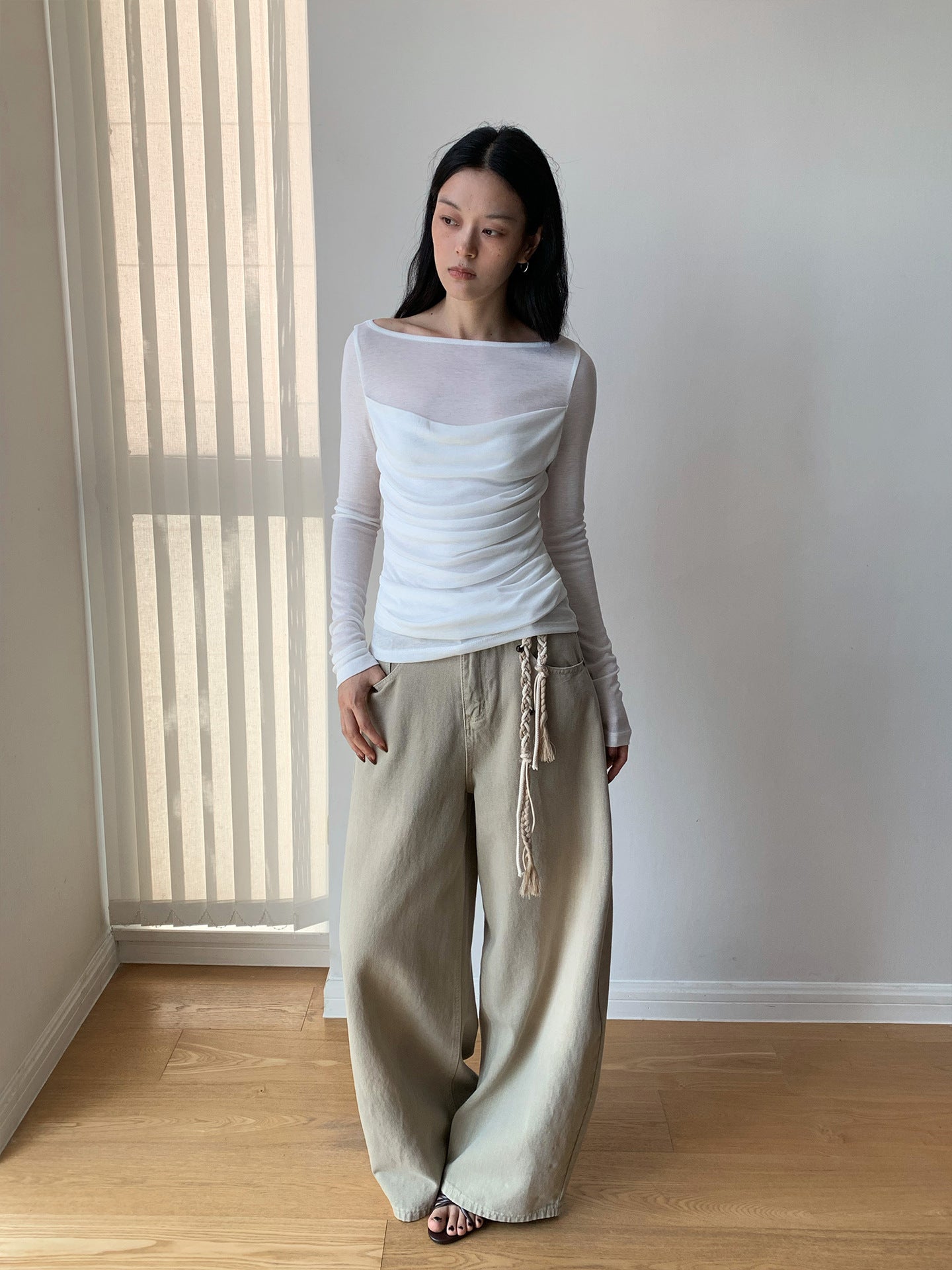 Wide-Leg Washed Baggy Jeans