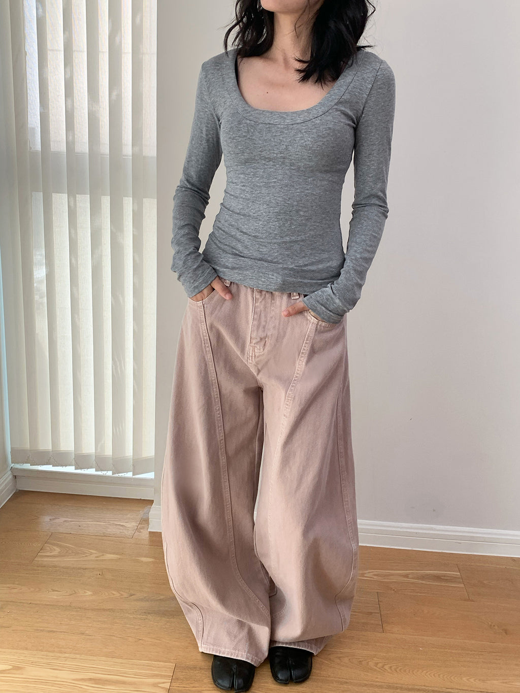 Solid Color High-Waisted Curved Seam Wide Leg Jeans