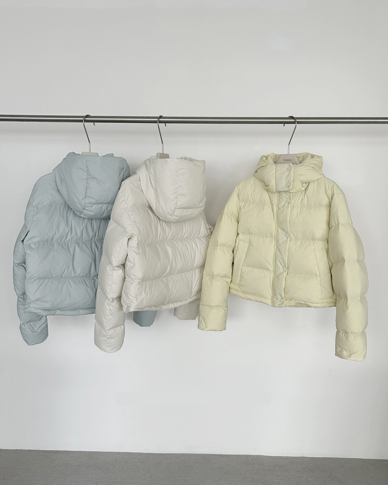 Short White Duck Down Puffer Jacket