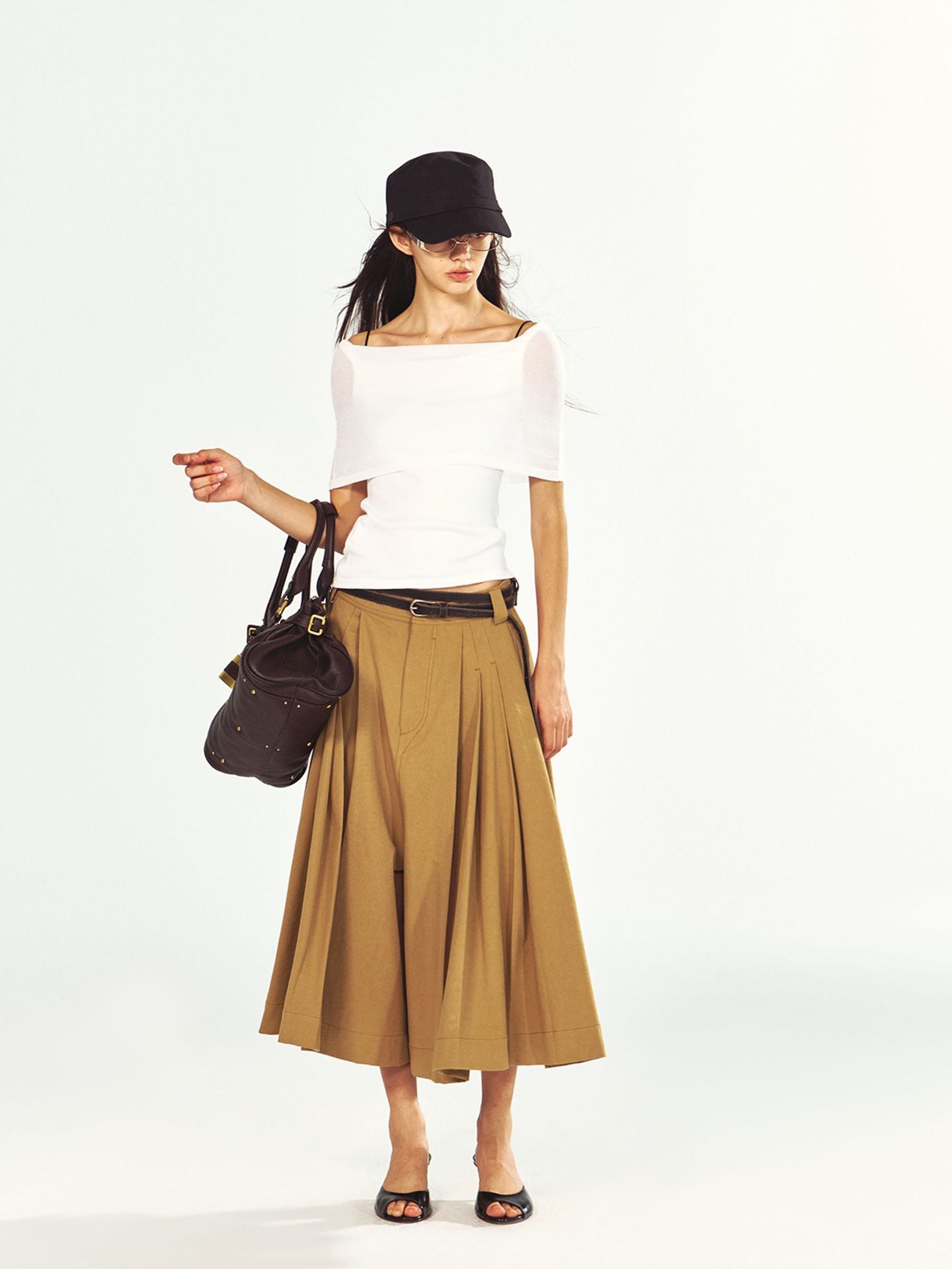 Woven Soft Off-shoulder Sleeveless Knit Top