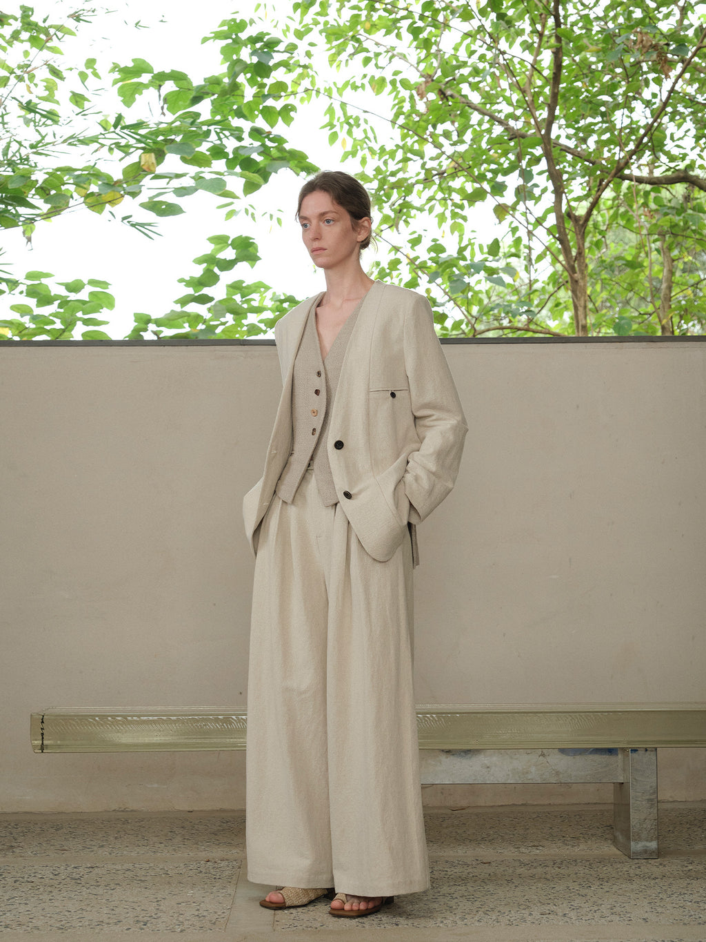 Relaxed Pleated Wide-Leg Linen Pants