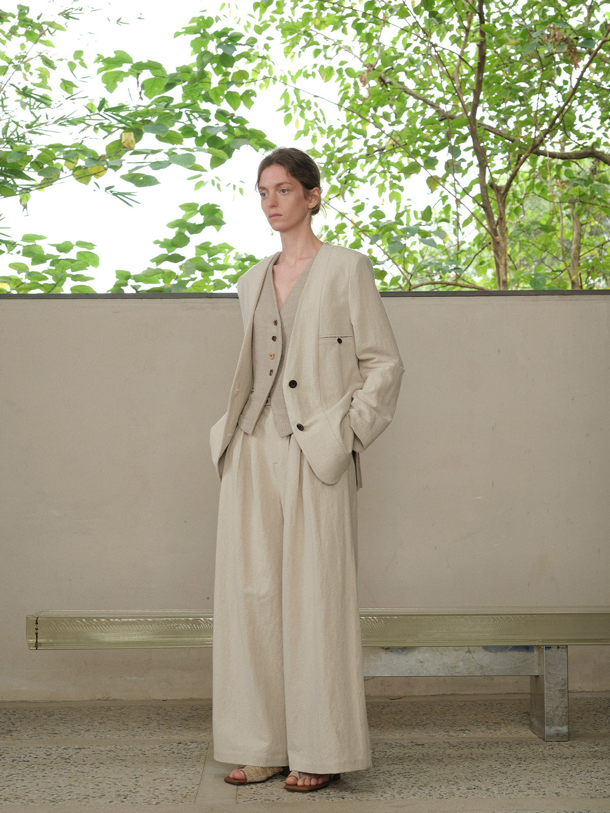 Relaxed Pleated Wide-Leg Linen Pants
