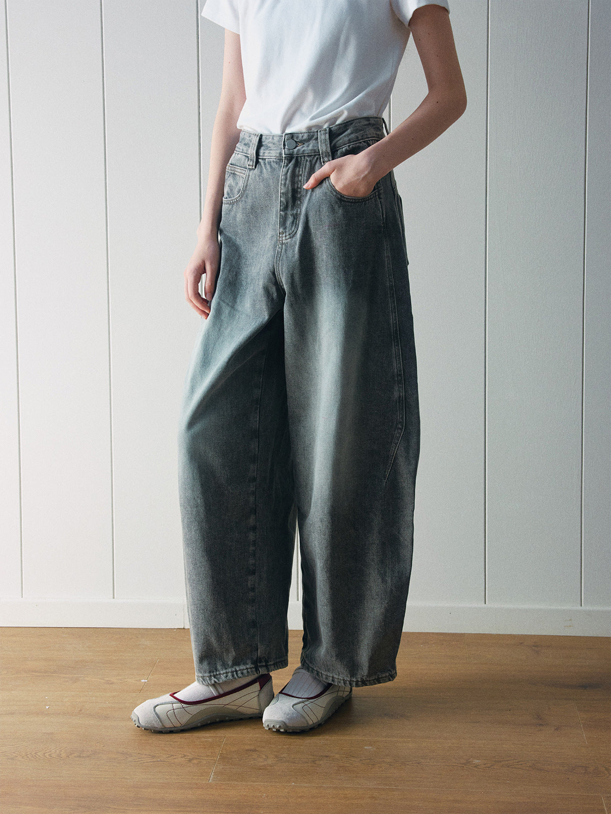 Classic High-waisted Washed Silhouette Jeans