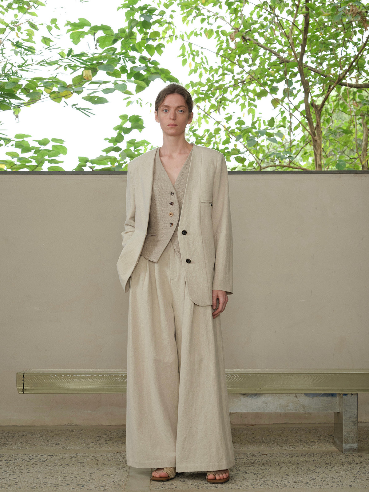 Relaxed Pleated Wide-Leg Linen Pants