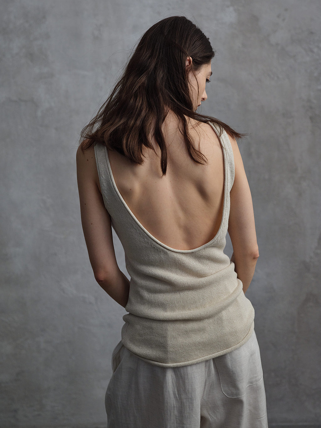 U-neck Open Back Yarn Thin Strap Tank Top