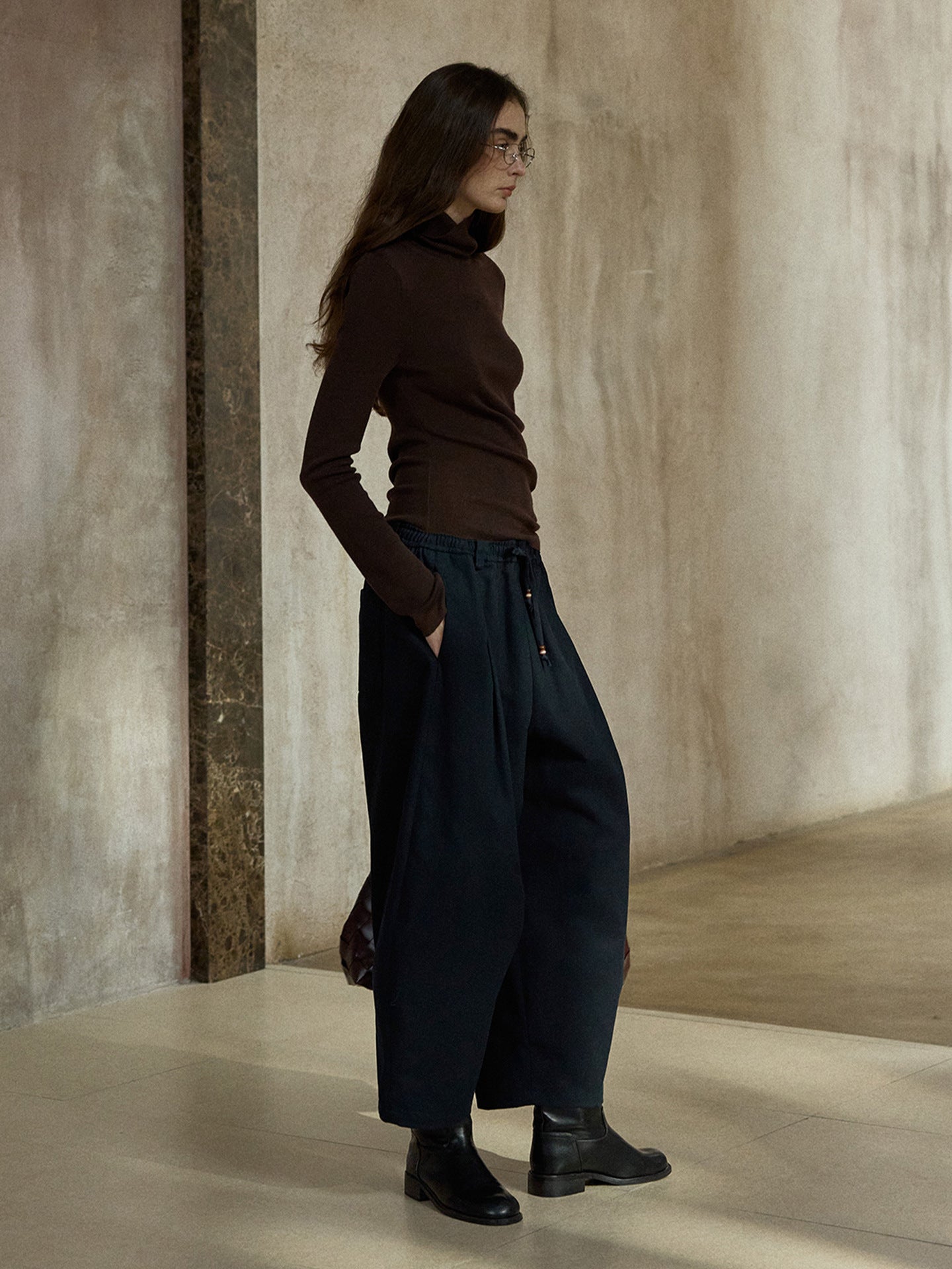 Relaxed Tapered Drawstring Pants