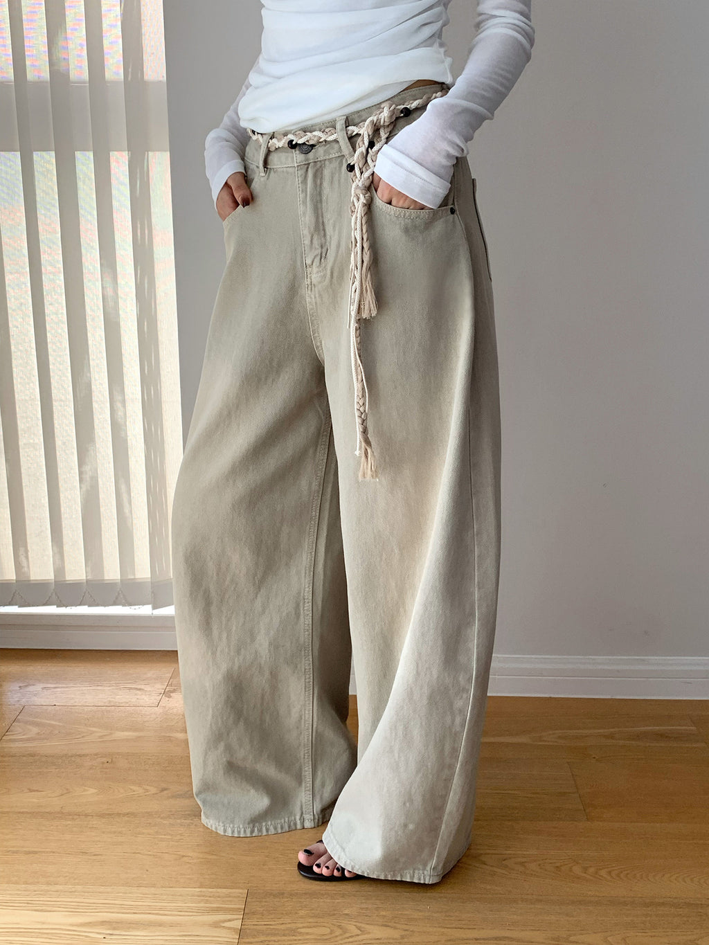 Wide-Leg Washed Baggy Jeans