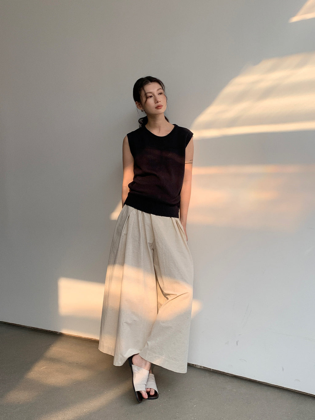 Linen Blend Roll-Neck Wool Sleeveless Knitwear Top