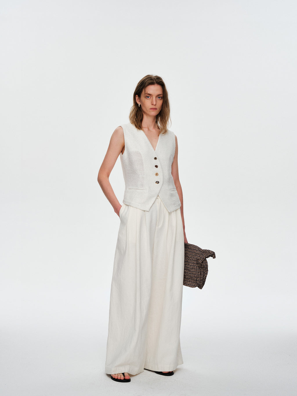 Relaxed Pleated Wide-Leg Linen Pants