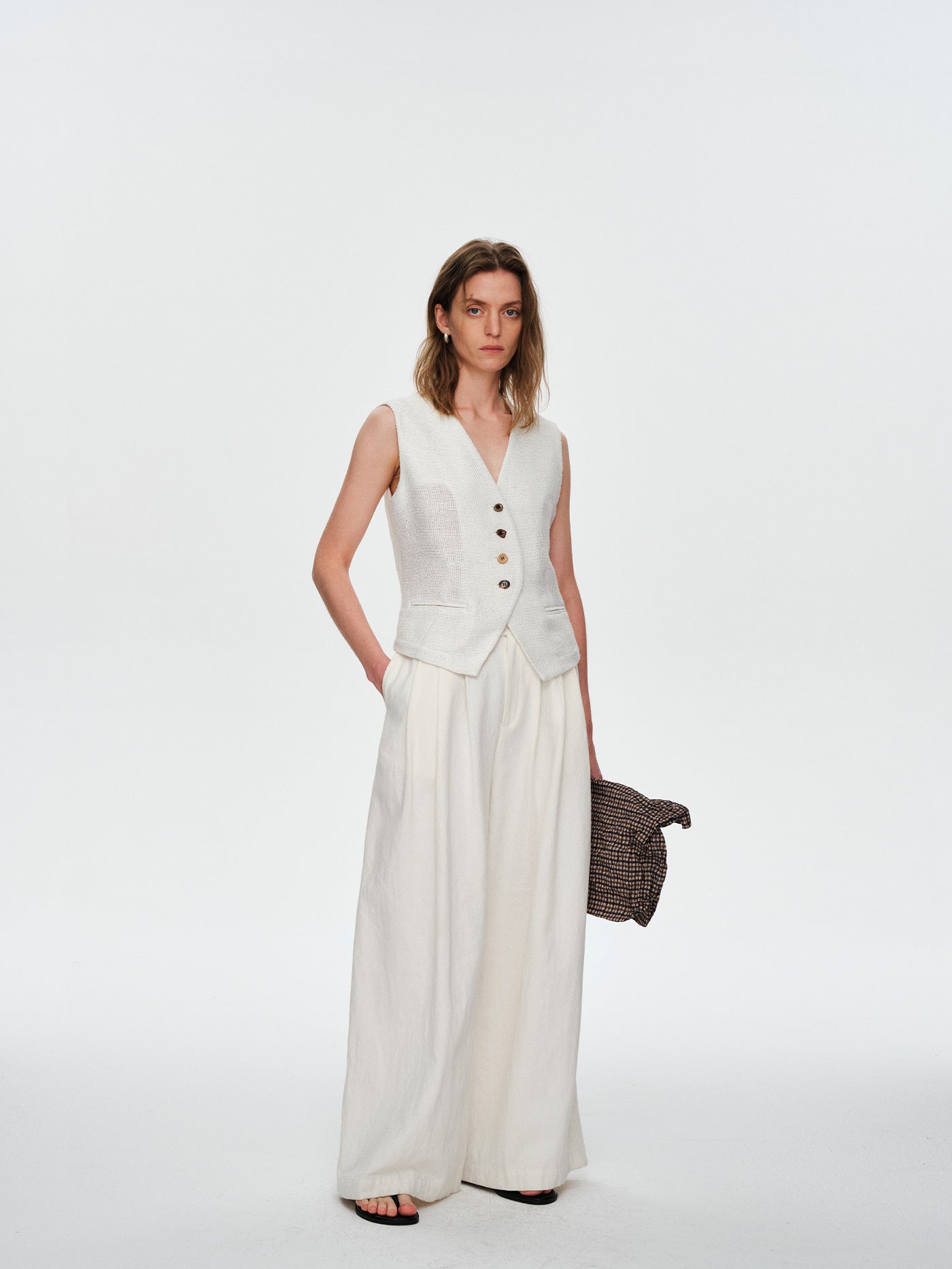 Relaxed Pleated Wide-Leg Linen Pants