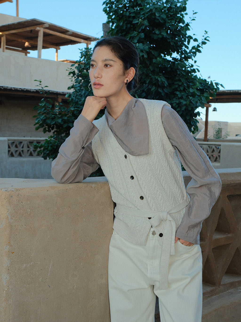 Merard Twisted V-Neck Knit Sleeveless Sweater Vest