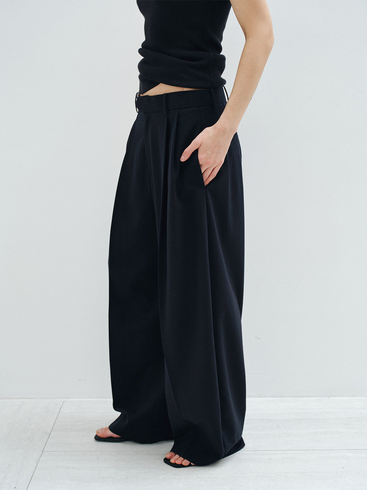 Pleated Casual Wide-Leg Dress Pants