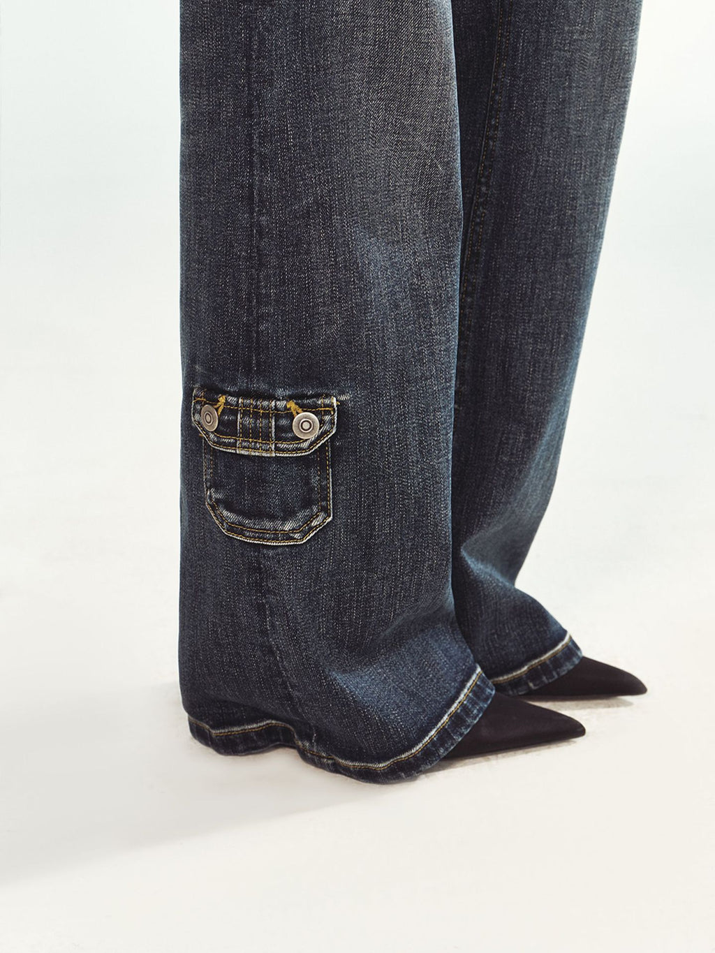 Vintage Style Straight-leg Jeans with Small PocketS