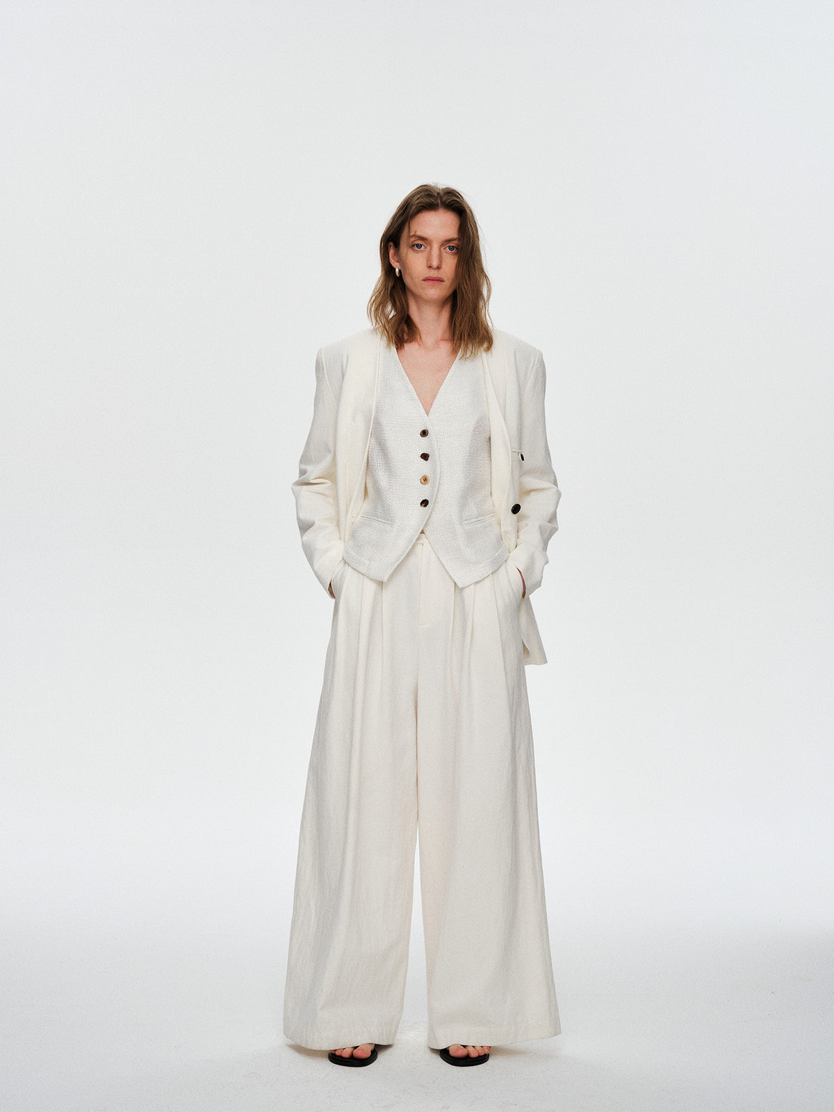 Relaxed Pleated Wide-Leg Linen Pants