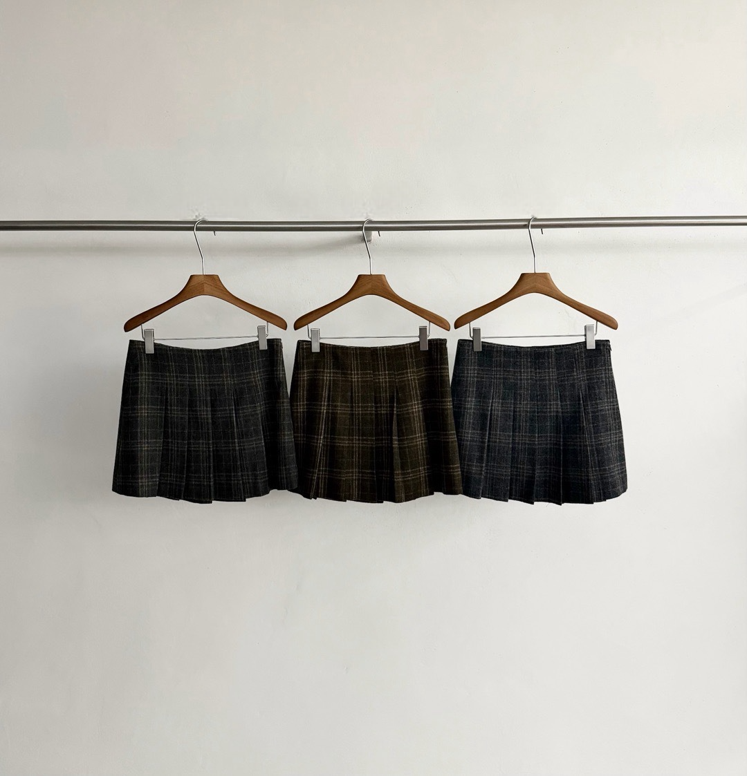 Wool Vintage Style Plaid Pleated Short Skirt