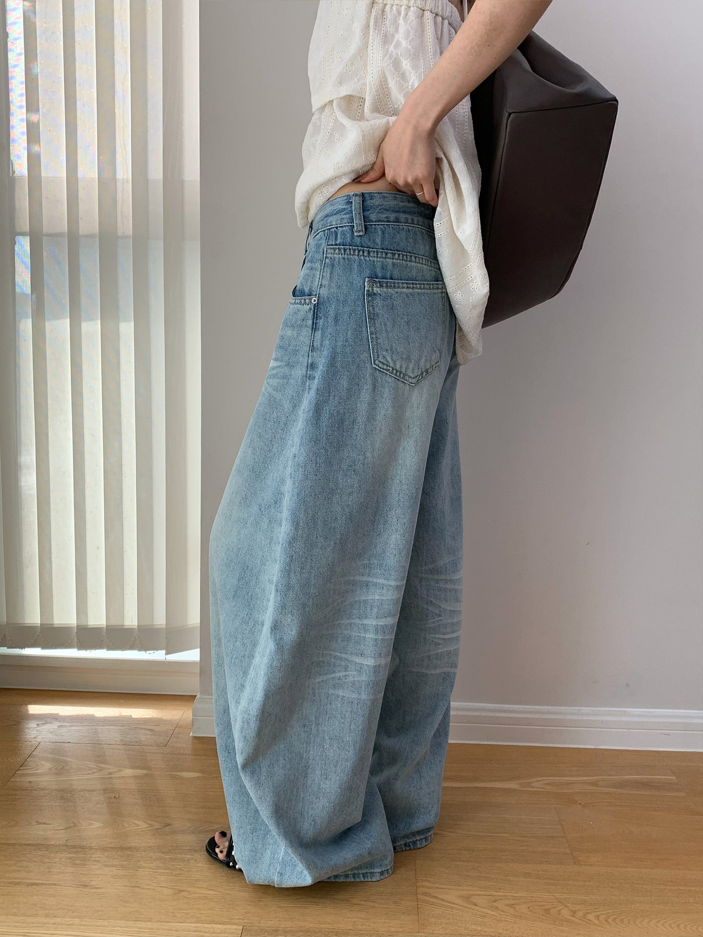 Low-Waisted Wide Leg Washed Long Baggy Jeans