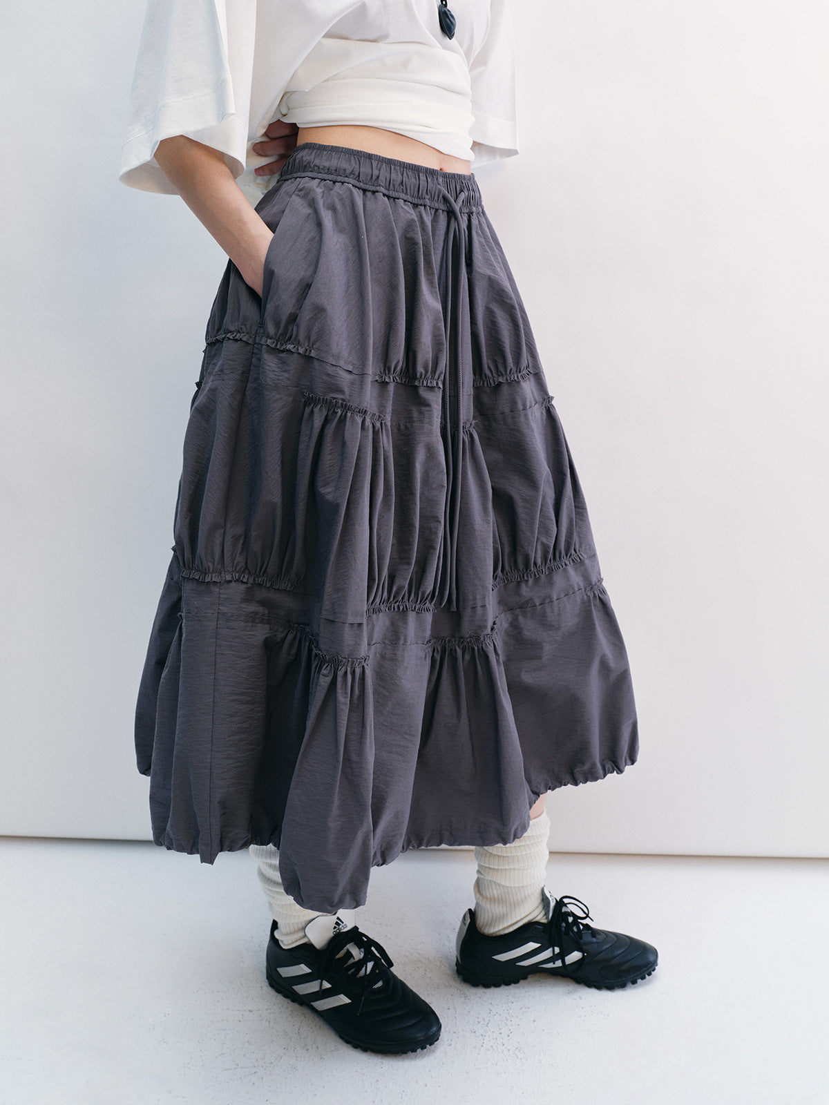 Pleated Irregular Elastic Waist Pockets Maxi Skirt