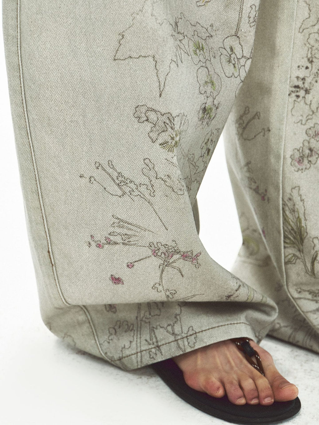 Stylish Flower Design Baggy Jeans
